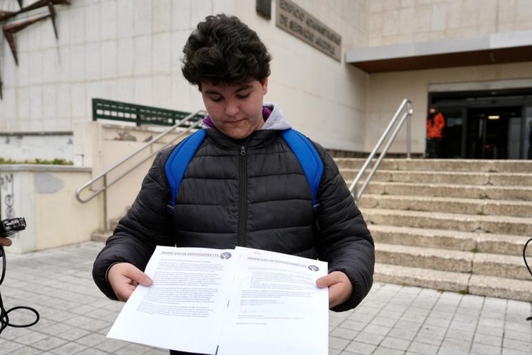 AGRADEN AL ALUMNO QUE DENUNCIÓ EXCURSIÓN AL VALLE DE LOS CAÍDOS