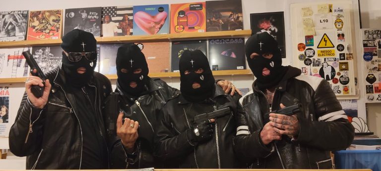 «Los Macarras Interseculares» en el Madrid del rastro, ayer 21 nov