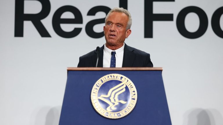 “He esnifado cocaína sobre las tapas de  inodoros”. La frase de Robert F. Kennedy Jr., secretario de Salud de Estados Unidos.